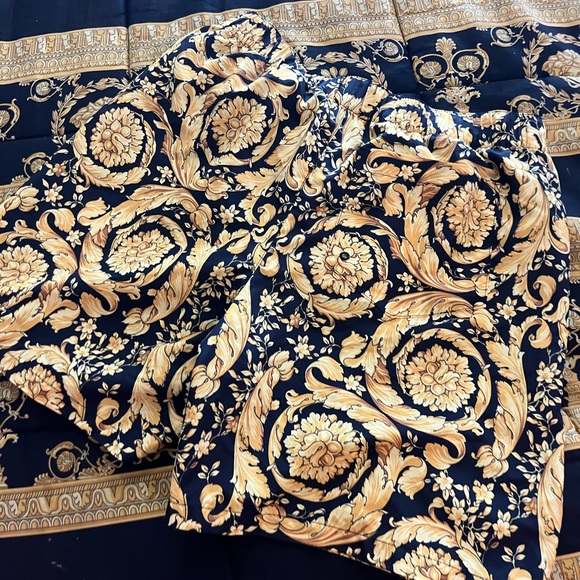 Versace shorts size 12 - Picture 3 of 4